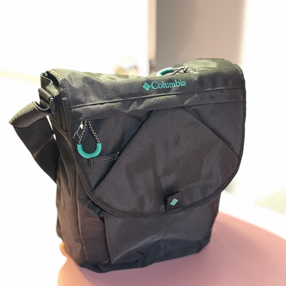 Columbia Other - Columbia crossbody Messenger Diaper bag Unisex 12x22x6